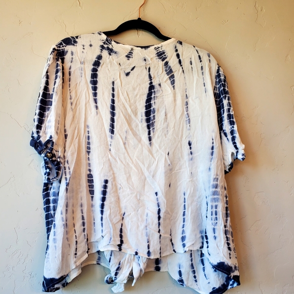 Waist Crop tie-dyed shirt size 2x - Picture 2 of 6